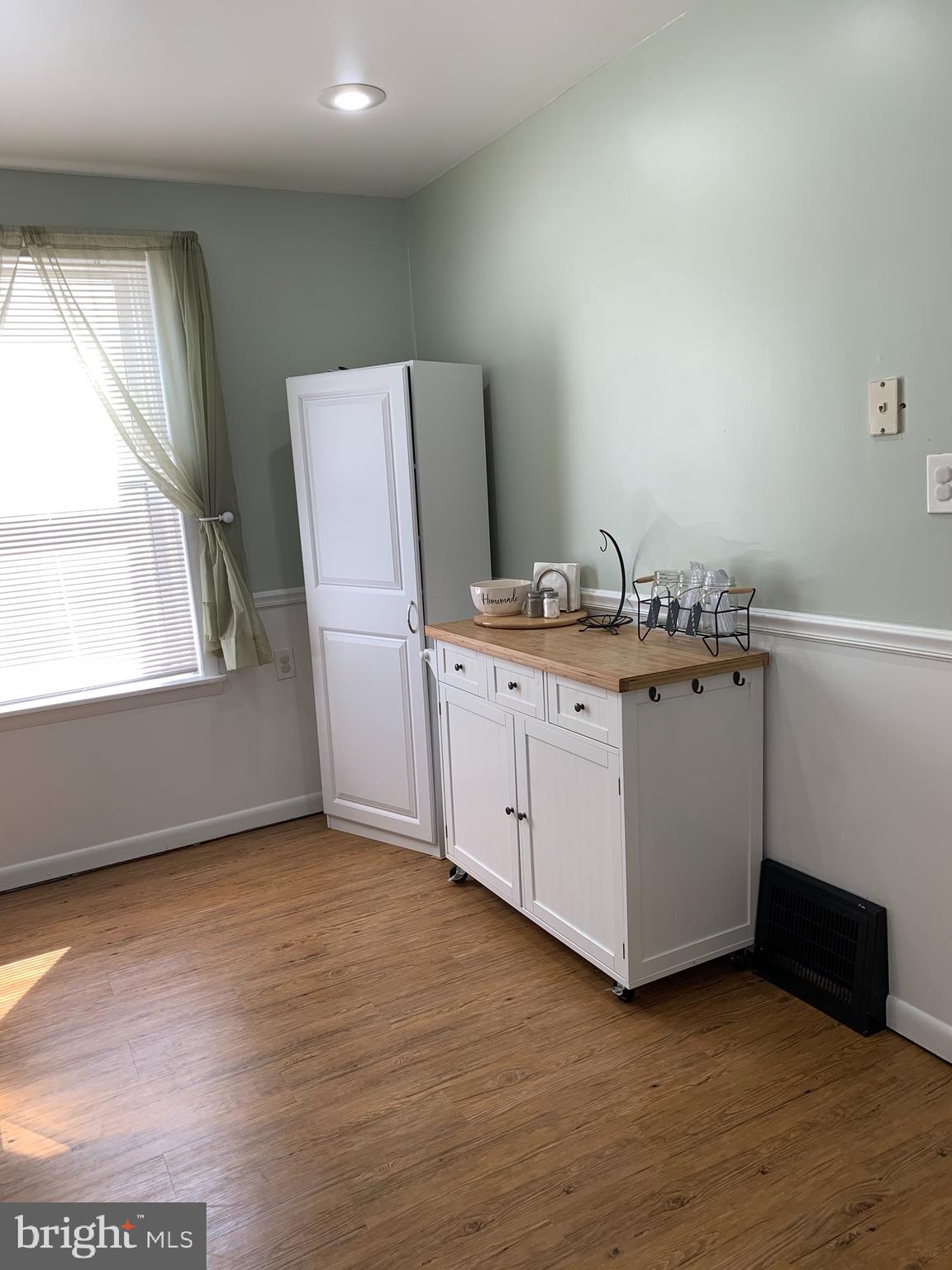 366 Amosland Road Holmes, PA 19043 - Photo 11 of 30 Kitchen