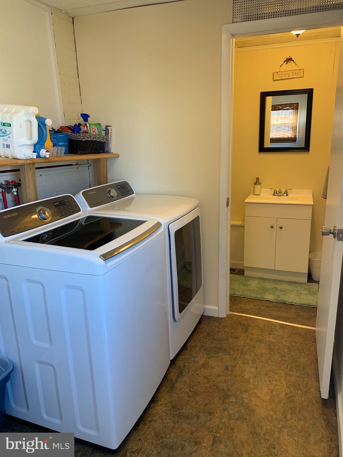 366 Amosland Road Holmes, PA 19043 - Photo 12 of 30 Laundry/mud room