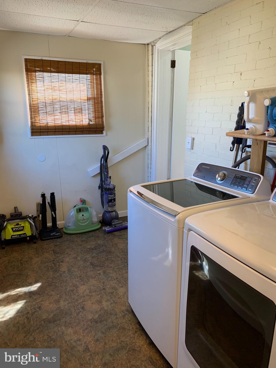 366 Amosland Road Holmes, PA 19043 - Photo 13 of 30 Laundry/mud room