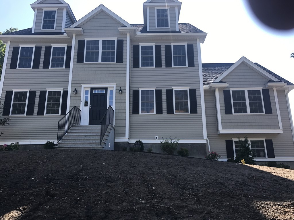 7 Skelton Road Burlington, MA 01803 - Photo 2 of 17 Gallery Image 2
