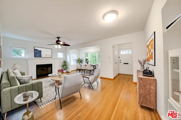 $6,100 | 729 9th Street, Unit FRONTHOUSE, Santa Monica, CA 90402