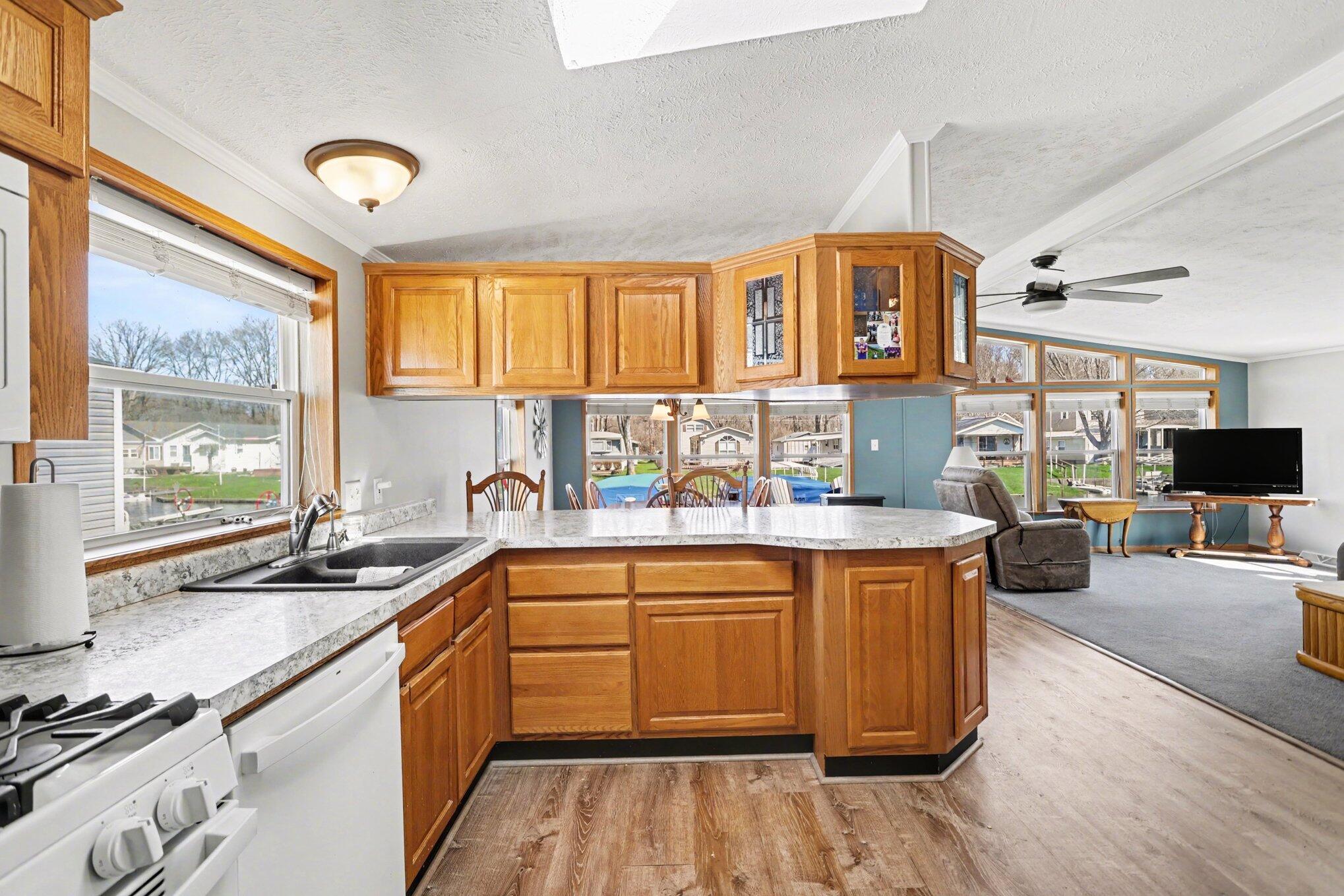 574 Maple Lane Coldwater, MI 49036 - Photo 8 of 28 008_file_5863