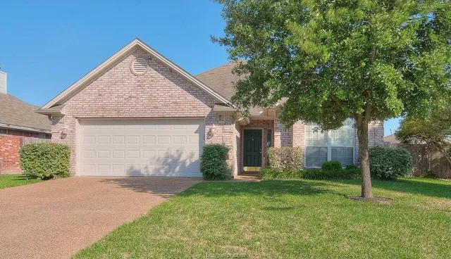$1,800 | 234 Stuttgart Circle, College Station, TX 77845