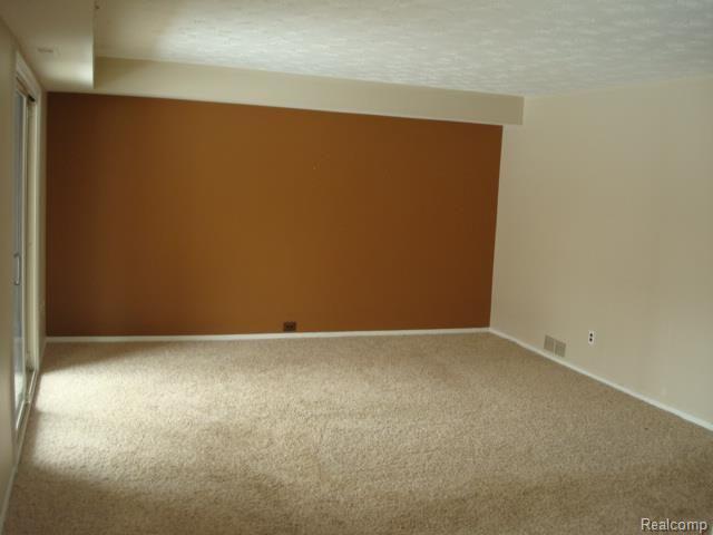 1687 Riverside Drive, Unit 48 Rochester Hills, MI 48309 - Photo 11 of 14