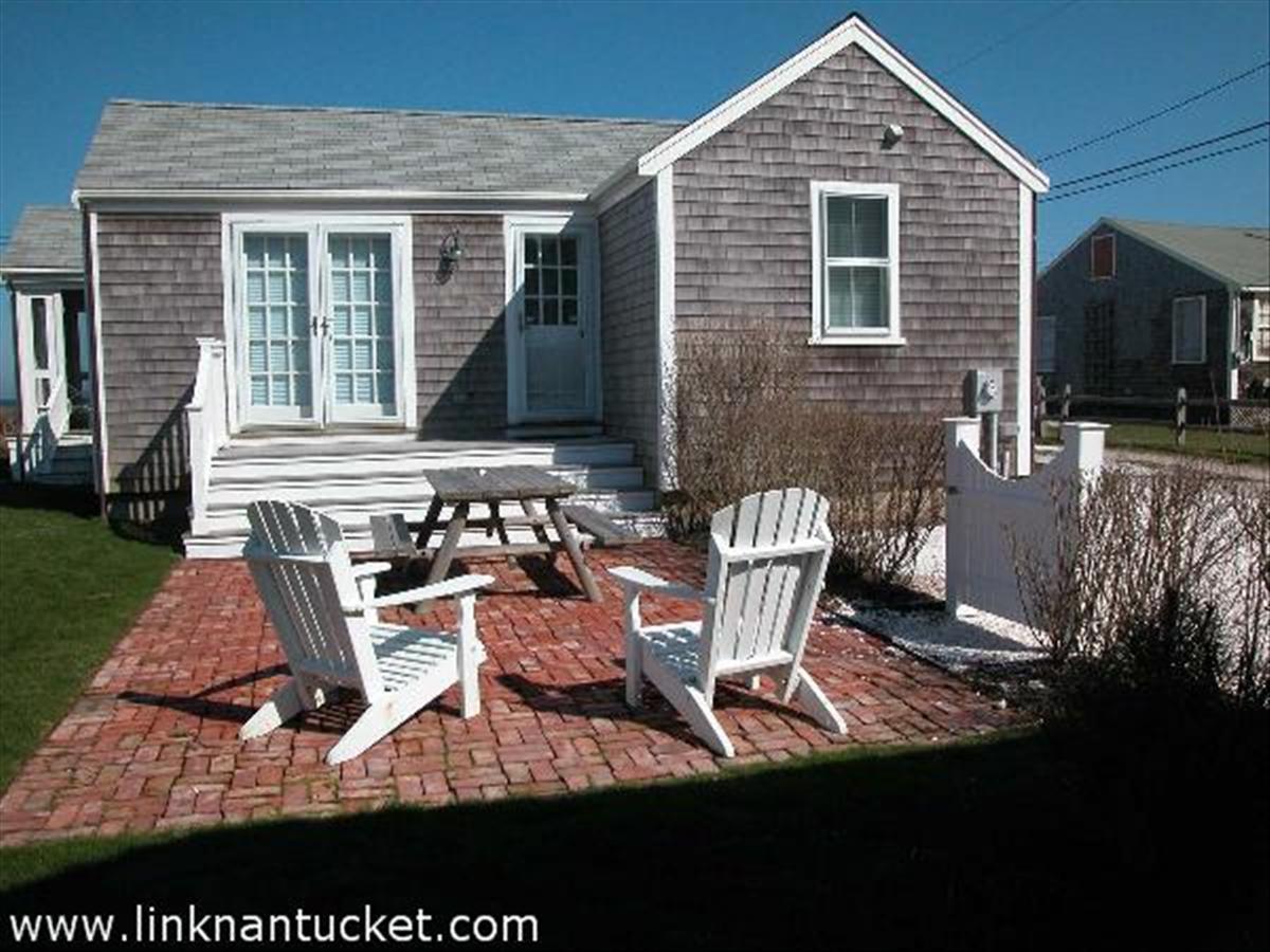 7 Jackson Street Nantucket, MA 02554 - Photo 2 of 17