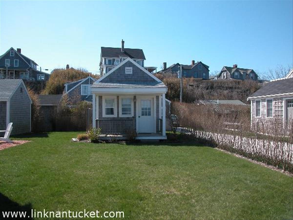 7 Jackson Street Nantucket, MA 02554 - Photo 4 of 17 Studio