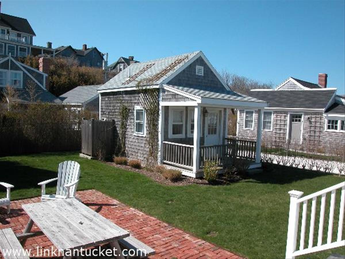 7 Jackson Street Nantucket, MA 02554 - Photo 5 of 17