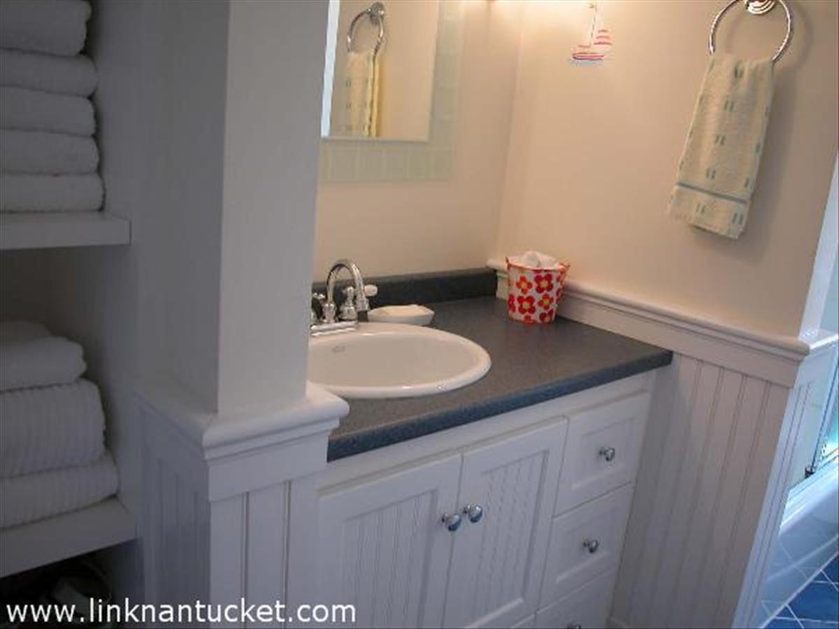 7 Jackson Street Nantucket, MA 02554 - Photo 9 of 17