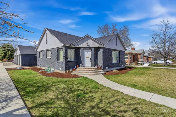 $499,900 | 123 South Holly Street, Nampa, ID 83686