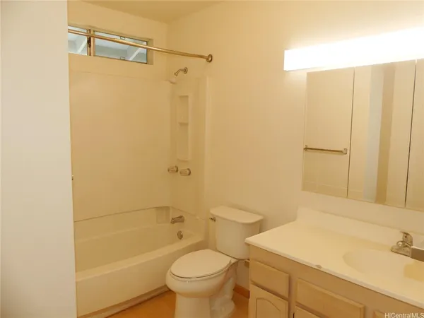 $2,400 | 95-1015 ʻĀinamakua Drive, Unit 78, Mililani, HI 96789
