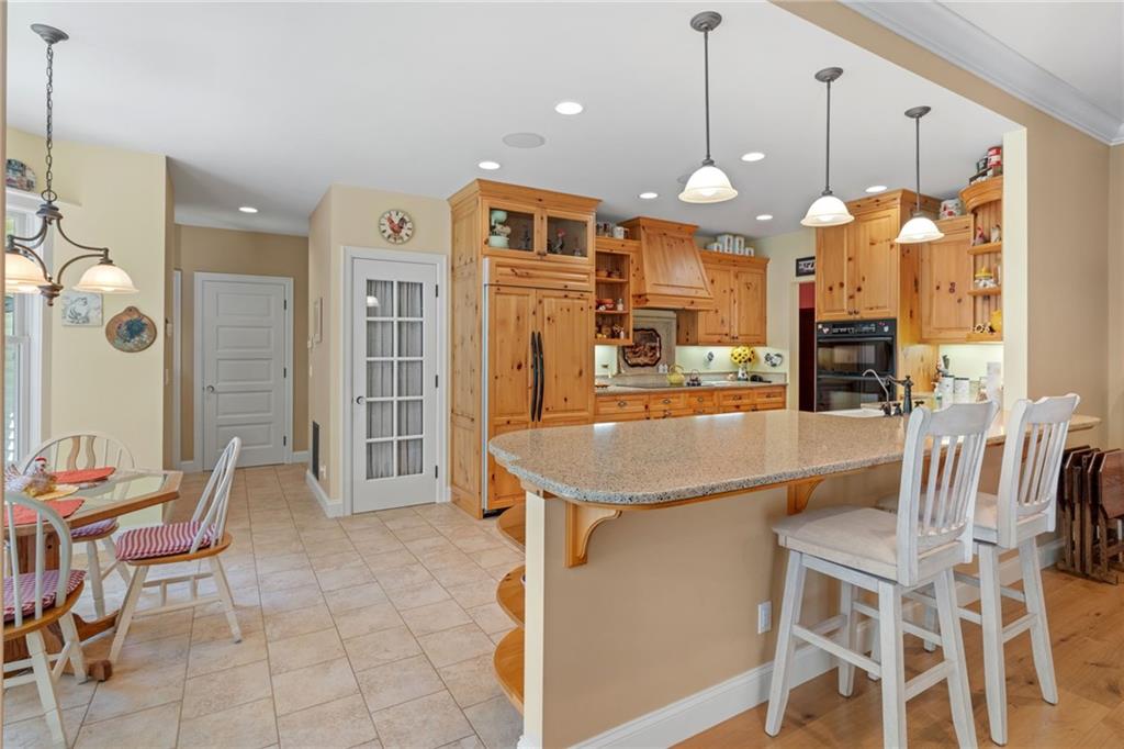 287 Garner Road Edinburg, PA 16116 - Photo 13 of 49 a kitchen with a table and chairs