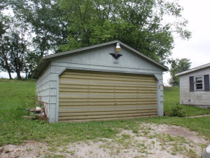 2076 South Guthrie Road Bedford, IN 47421 - Photo 2 of 2