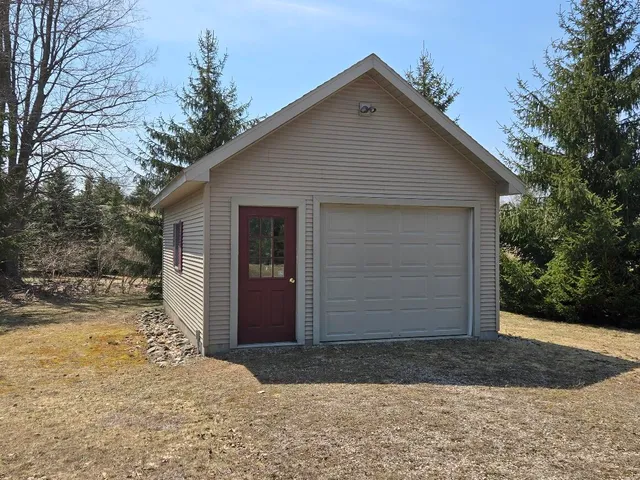 $869,900 | 136 Lakeridge Trail, Boyne City, MI 49712