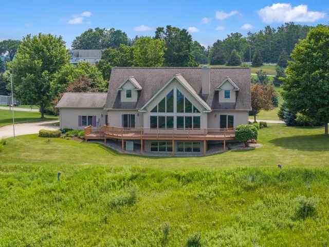 $869,900 | 136 Lakeridge Trail, Boyne City, MI 49712