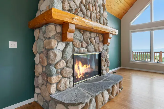 $869,900 | 136 Lakeridge Trail, Boyne City, MI 49712