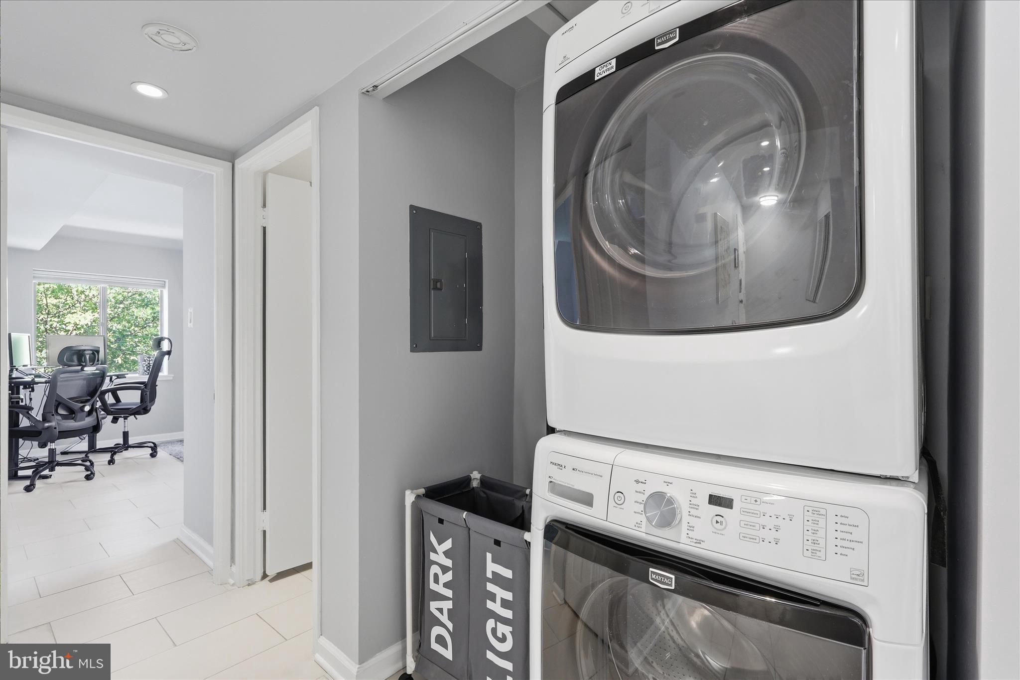1661 Parkcrest Circle, Unit 5A/300 Reston, VA 20190 - Photo 14 of 22 a utility room with dryer and washer