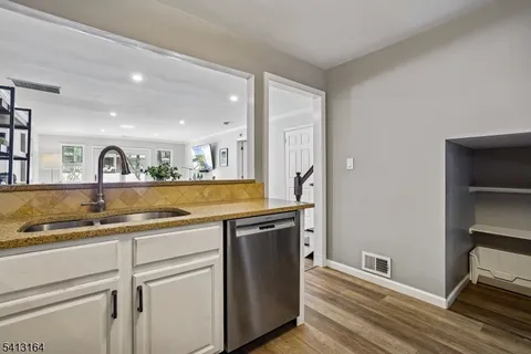 $529,000 | 6 Mews Lane, South Orange, NJ 07079