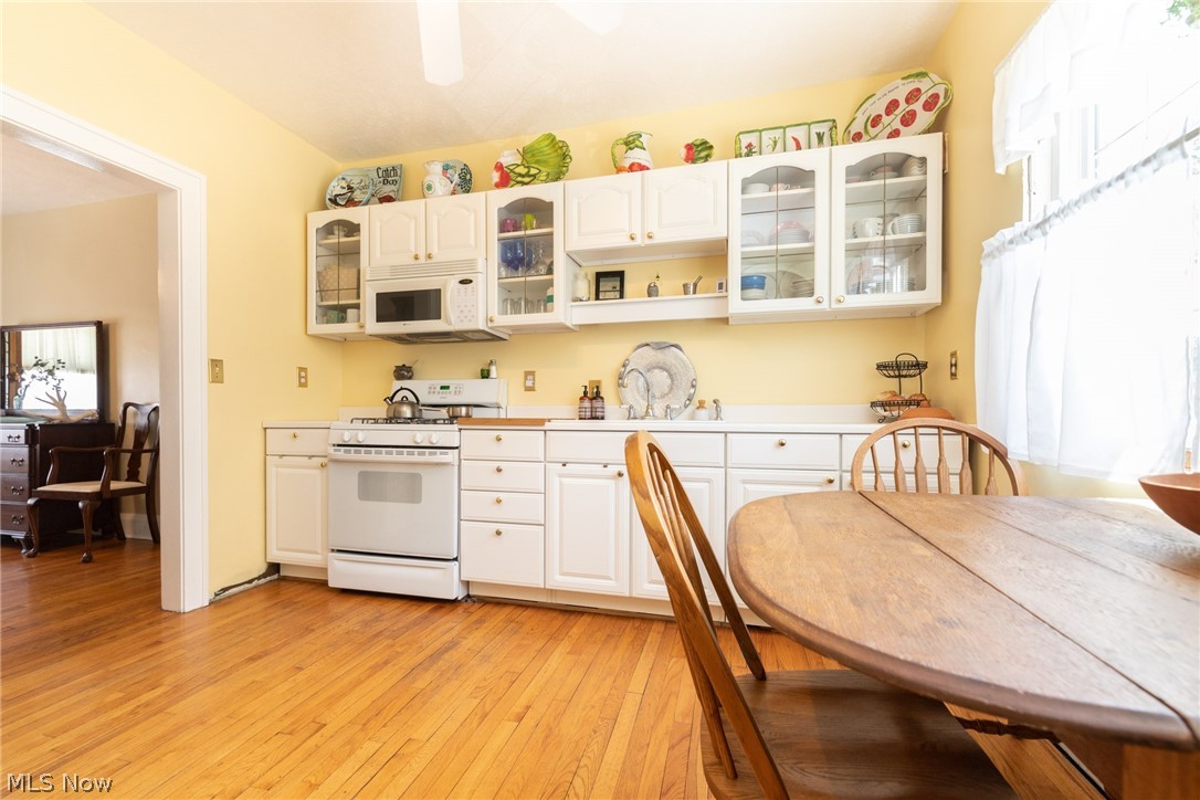 1411 Gordon Road Lyndhurst, OH 44124 - Photo 13 of 35