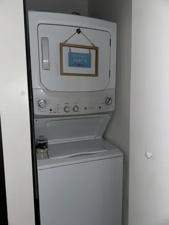 $2,000 | 2600 Light Road, Unit 207, Oswego, IL 60543