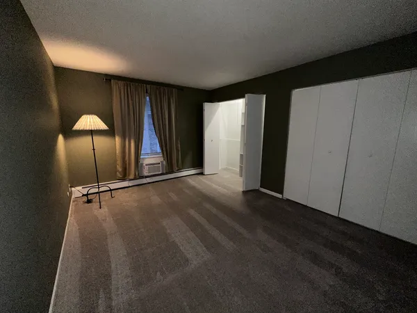 $2,000 | 2600 Light Road, Unit 207, Oswego, IL 60543