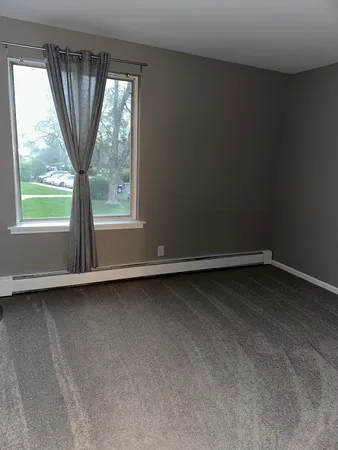 $2,000 | 2600 Light Road, Unit 207, Oswego, IL 60543