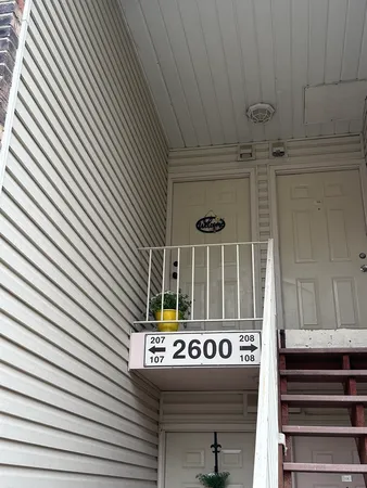 $2,000 | 2600 Light Road, Unit 207, Oswego, IL 60543