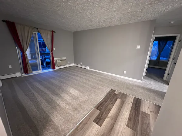 $2,000 | 2600 Light Road, Unit 207, Oswego, IL 60543