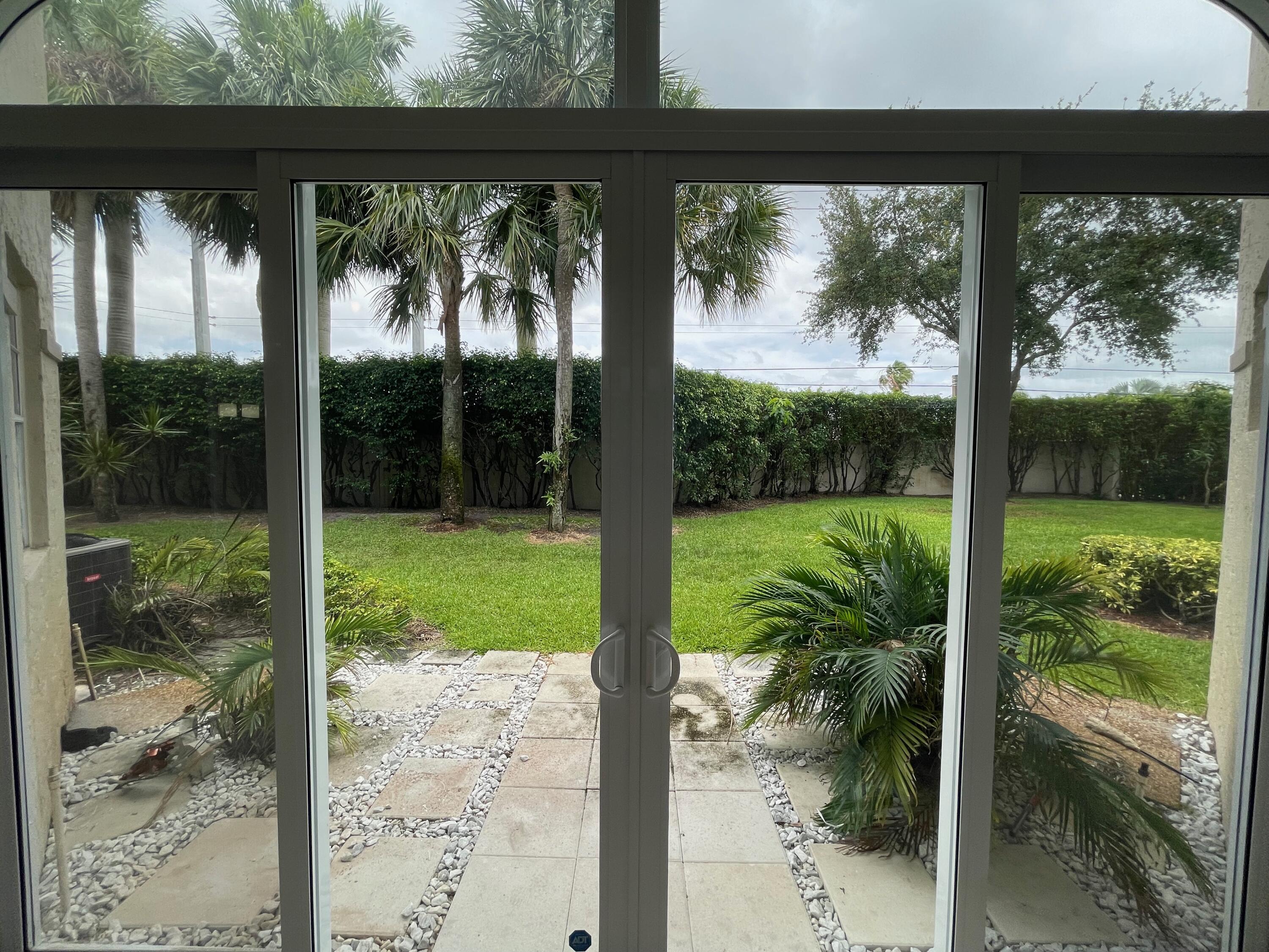 6526 Via Regina Boca Raton, FL 33433 - Photo 3 of 16 IMG_1277