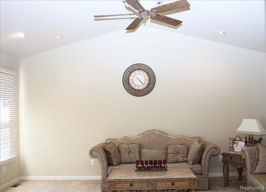 2747 Eastern Avenue Rochester, MI 48307 - Photo 6 of 13 Vaulted ceiling, fan