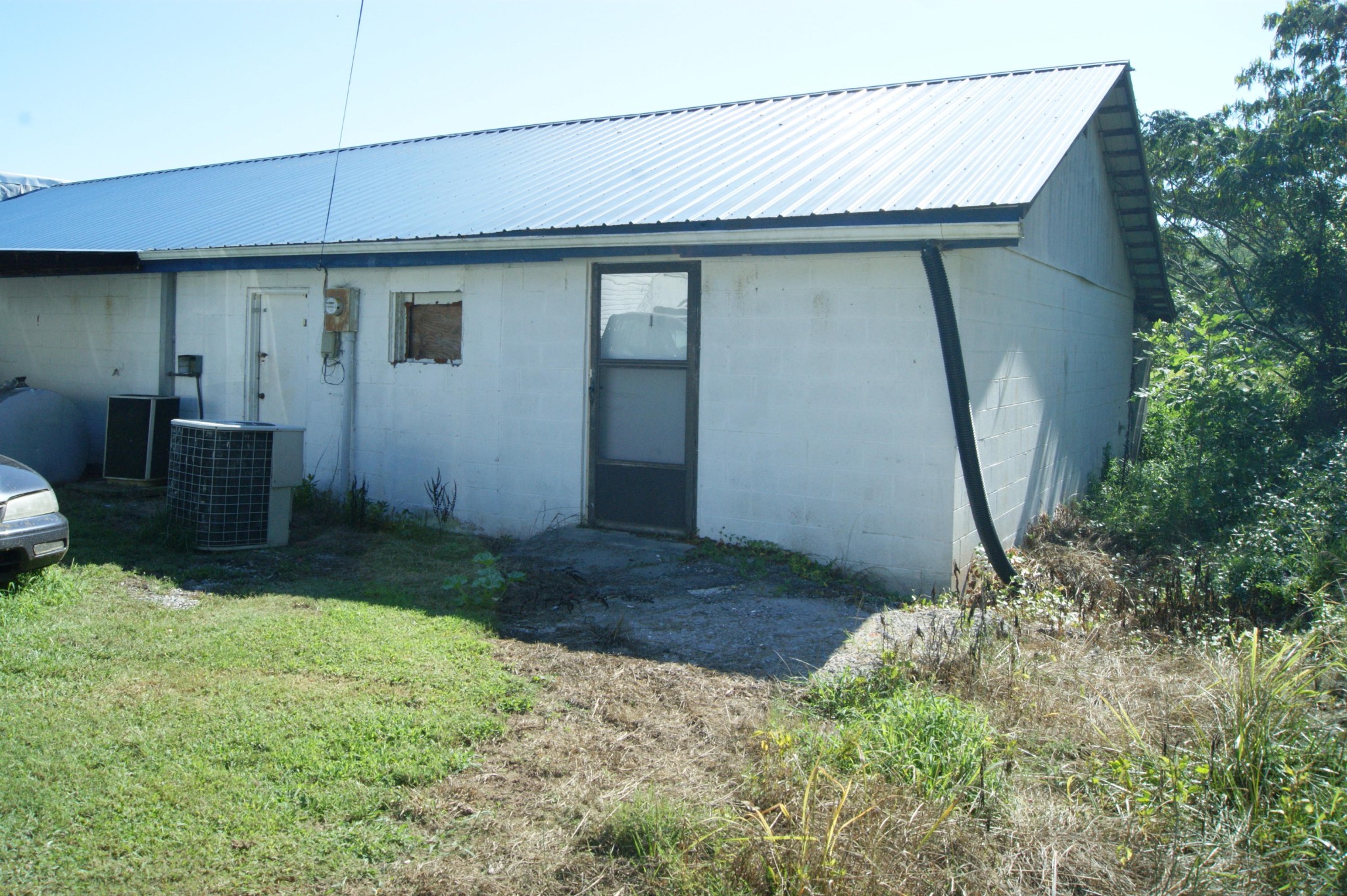 404 Reliance Road Tellico Plains, TN 37385 - Photo 10 of 29 a backyard of a house