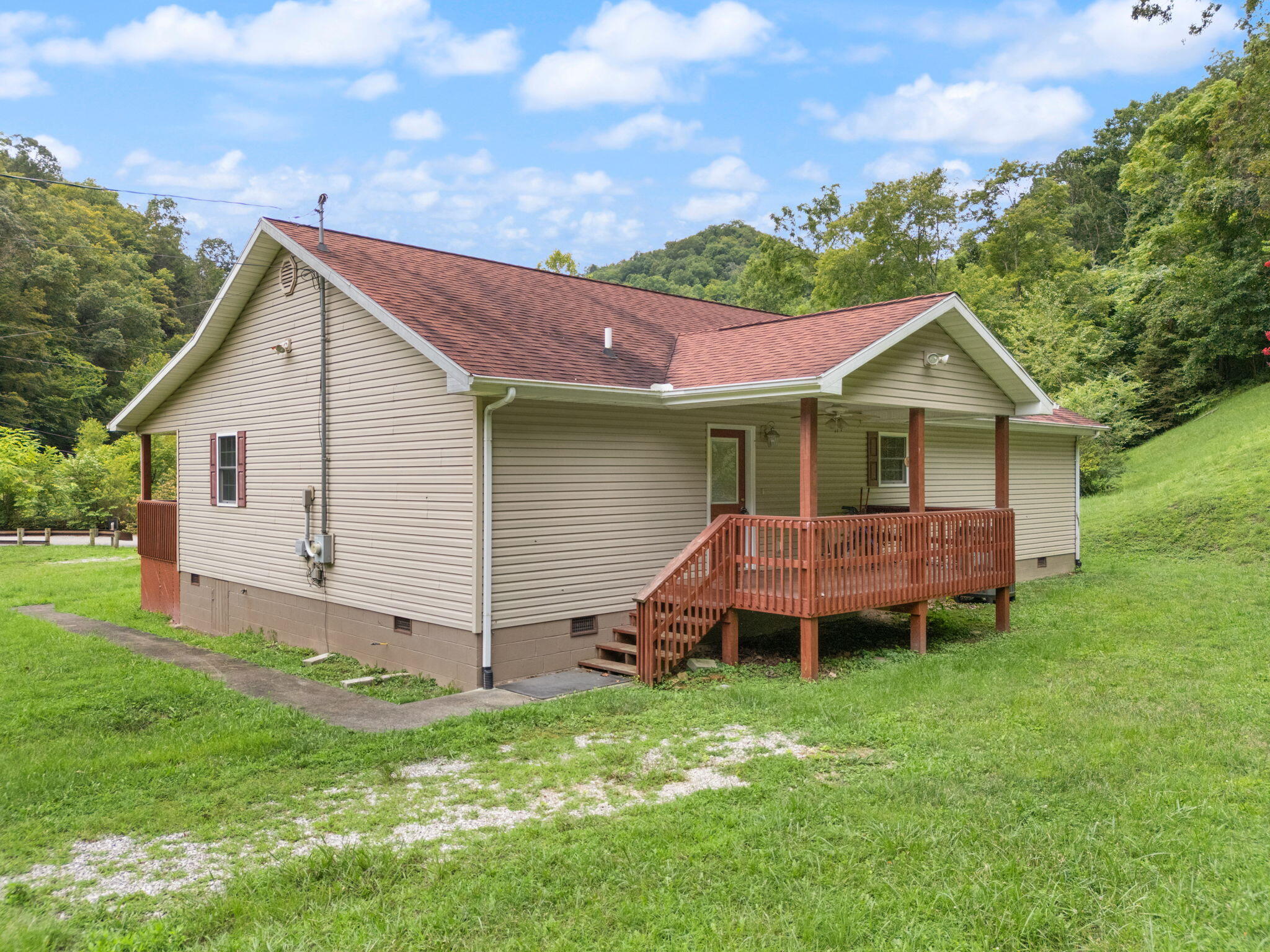 617 Big Willard Road Busy, KY 41723 - Photo 48 of 63 46-web-or-mls-DJI_20250804160236_0253_D