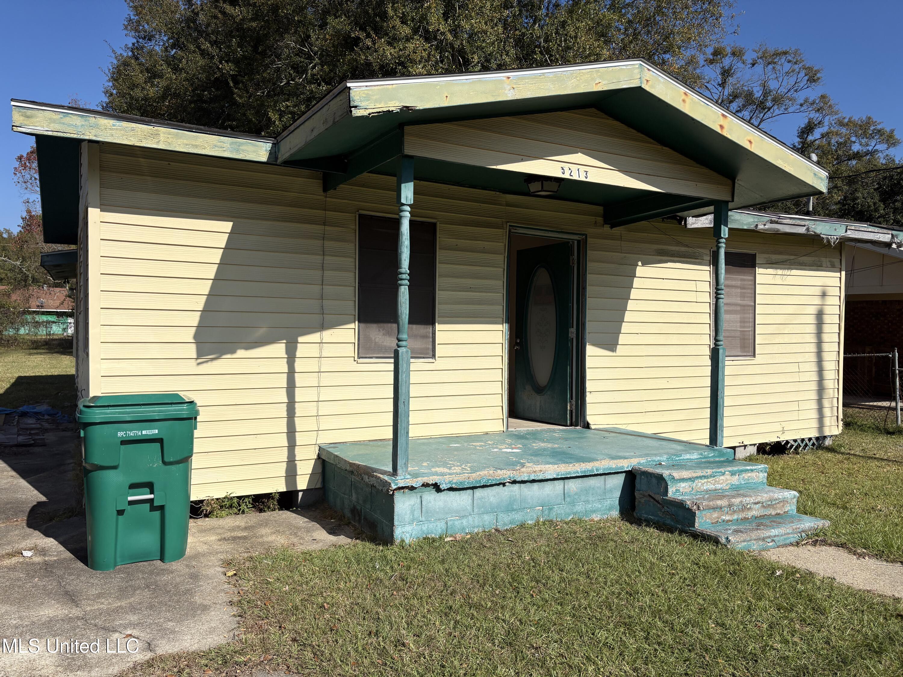 5213 Meridian Street Moss Point, MS 39563 - Photo 2 of 14 IMG_3610