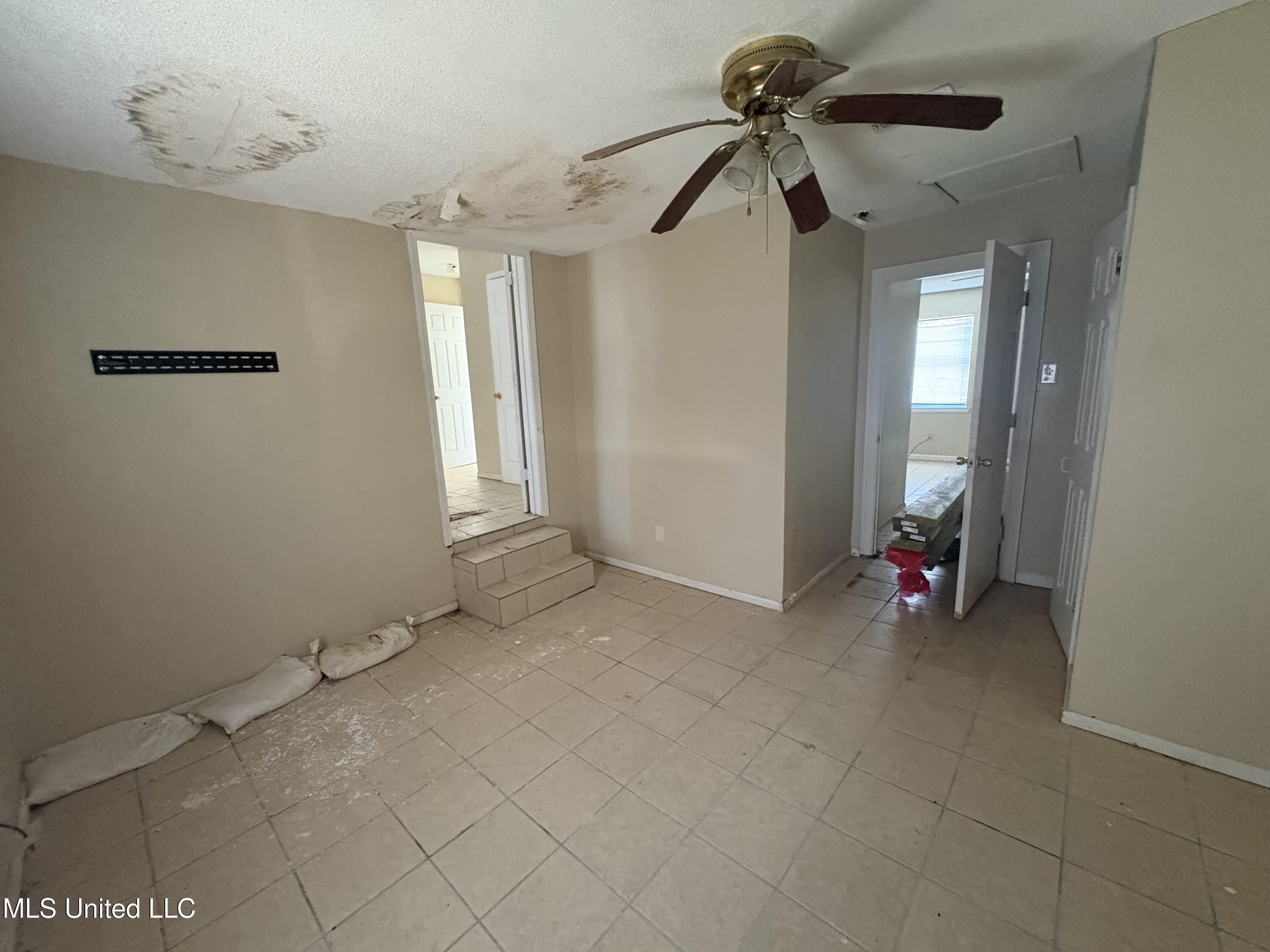 5213 Meridian Street Moss Point, MS 39563 - Photo 9 of 14 IMG_3620