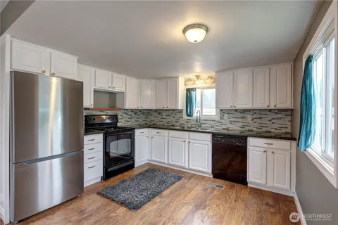 $92,500 | 45800 Southeast North Bend Way, Unit 16, North Bend, WA 98045