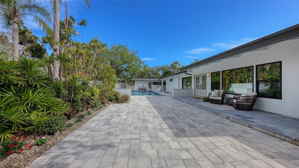 7345 Pine Needle Road Sarasota, FL 34242 - Photo 4 of 74