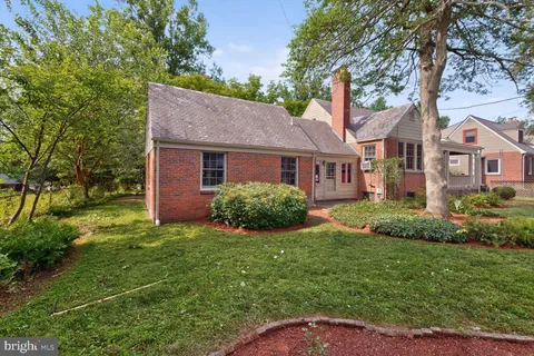 $725,000 | 702 McNeill Road, Silver Spring, MD 20910