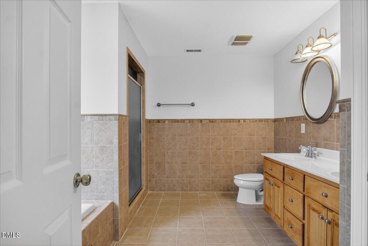 4098 Charlie Harris Road Oxford, NC 27565 - Photo 31 of 75 Primary Bath