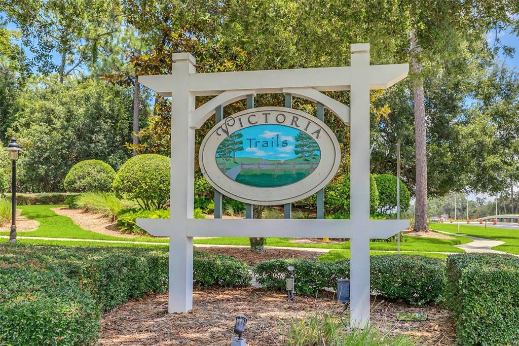1338 Riley Circle Deland, FL 32724 - Photo 39 of 39 a view of a backyard with fountain