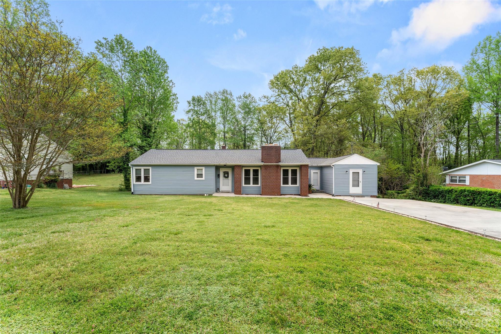 227 Wiley Avenue York, SC 29745 - Photo 2 of 35