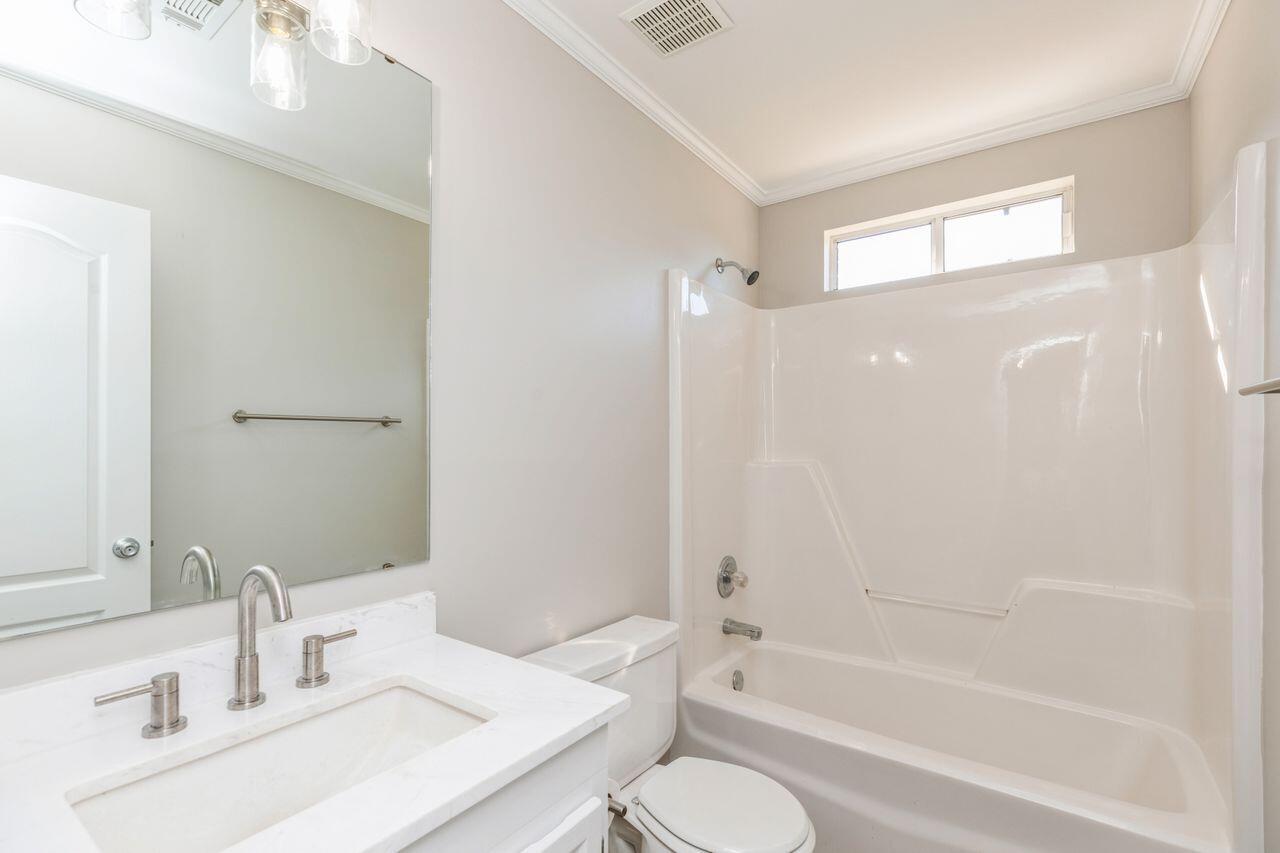 5353 Hillcrest Road Crestview, FL 32539 - Photo 26 of 35 27_5353HillcrestRd_2045_HiRes