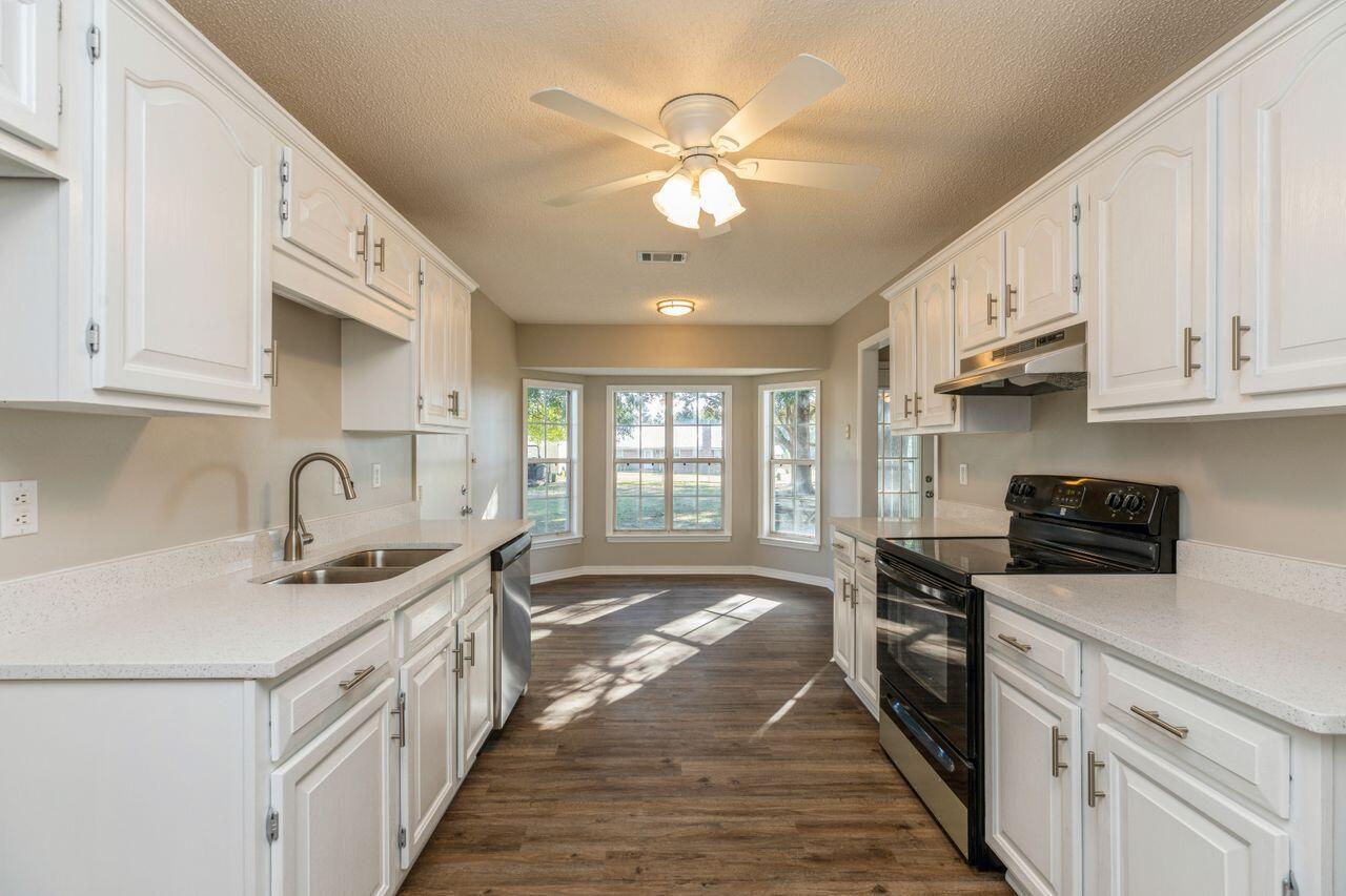 5353 Hillcrest Road Crestview, FL 32539 - Photo 6 of 35 06_5353HillcrestRd_2011_HiRes