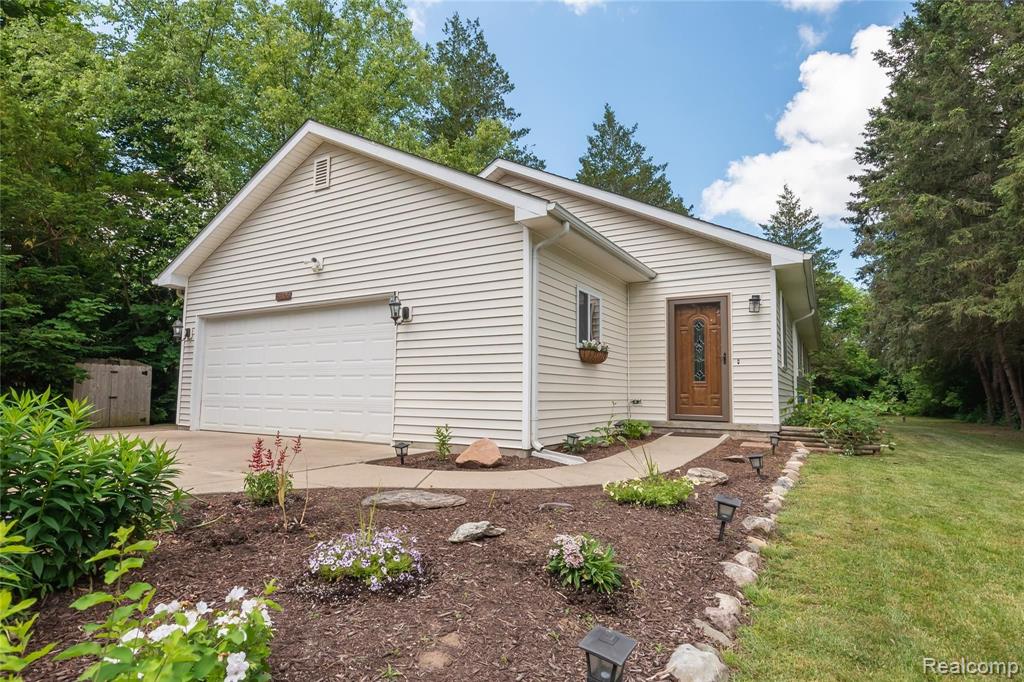 5105 Fish Lake Road Highland, MI 48357 - Photo 1 of 32 Gallery Image 1