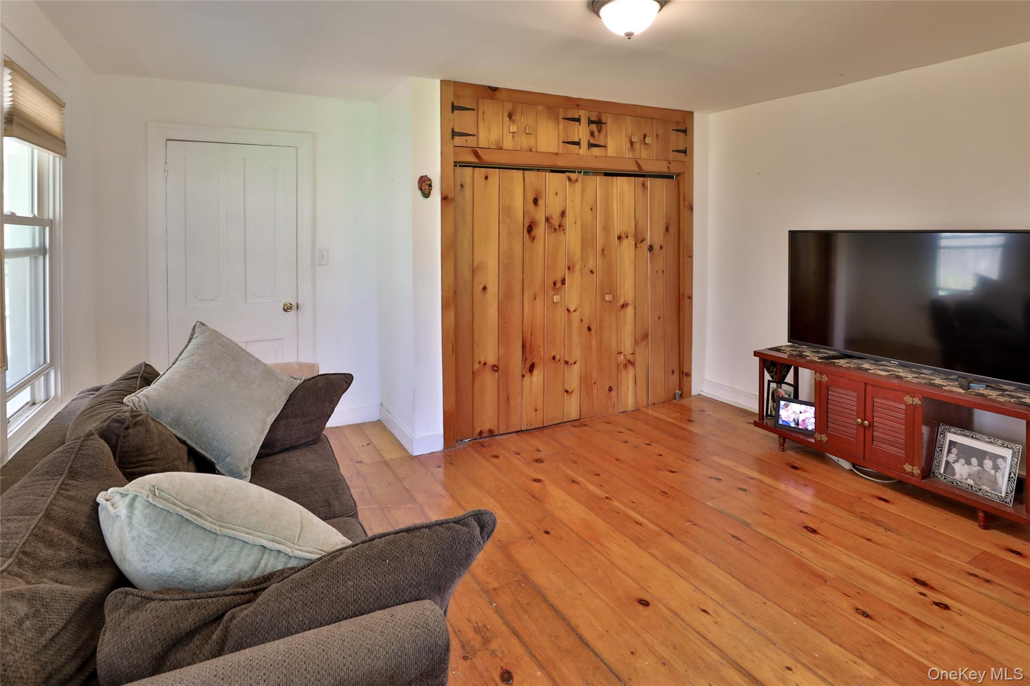 176 Williams Road Red Hook, NY 12571 - Photo 14 of 37
