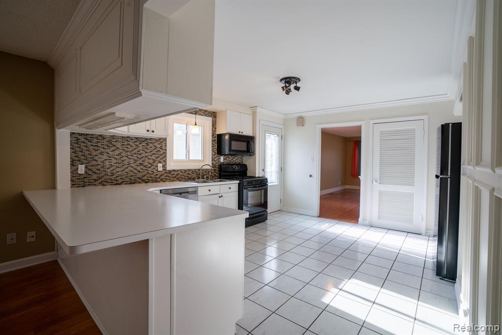 4205 Harding Street Dearborn Heights, MI 48125 - Photo 13 of 30