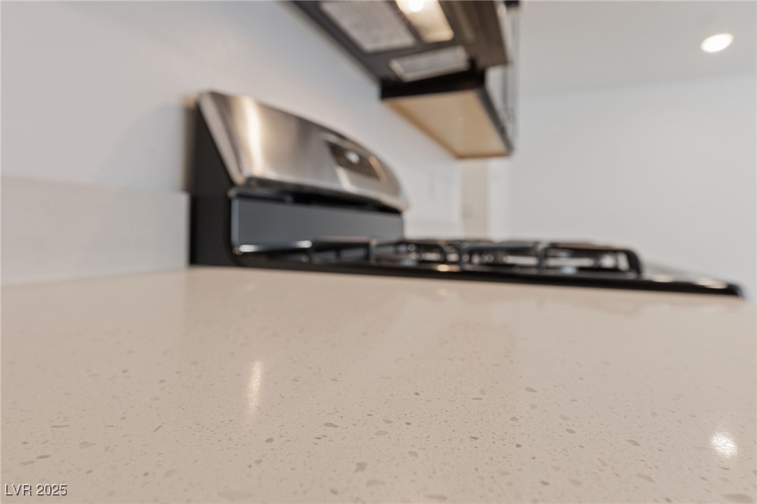 1561 Layla Crossing Avenue Henderson, NV 89002 - Photo 9 of 31 Kitchen view of stove