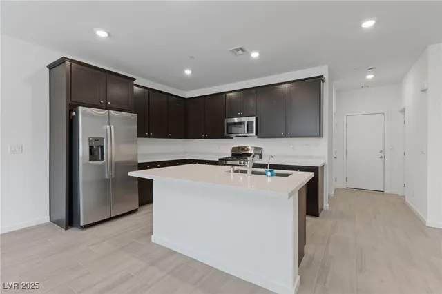 $1,895 | 1561 Layla Crossing Avenue, Henderson, NV 89002