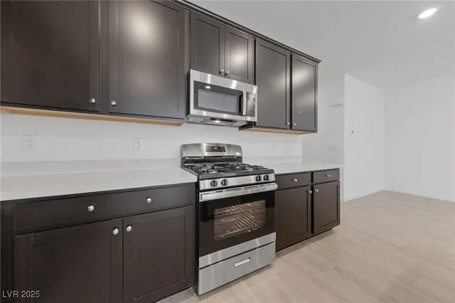 $1,895 | 1561 Layla Crossing Avenue, Henderson, NV 89002