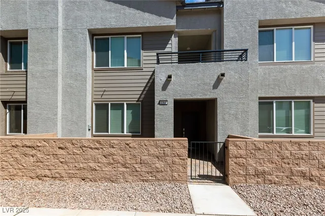 $1,895 | 1561 Layla Crossing Avenue, Henderson, NV 89002
