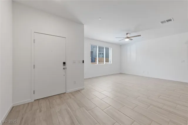 $1,895 | 1561 Layla Crossing Avenue, Henderson, NV 89002