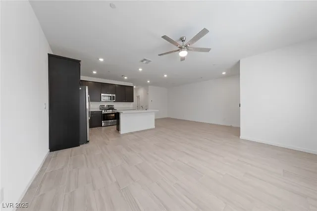 $1,895 | 1561 Layla Crossing Avenue, Henderson, NV 89002